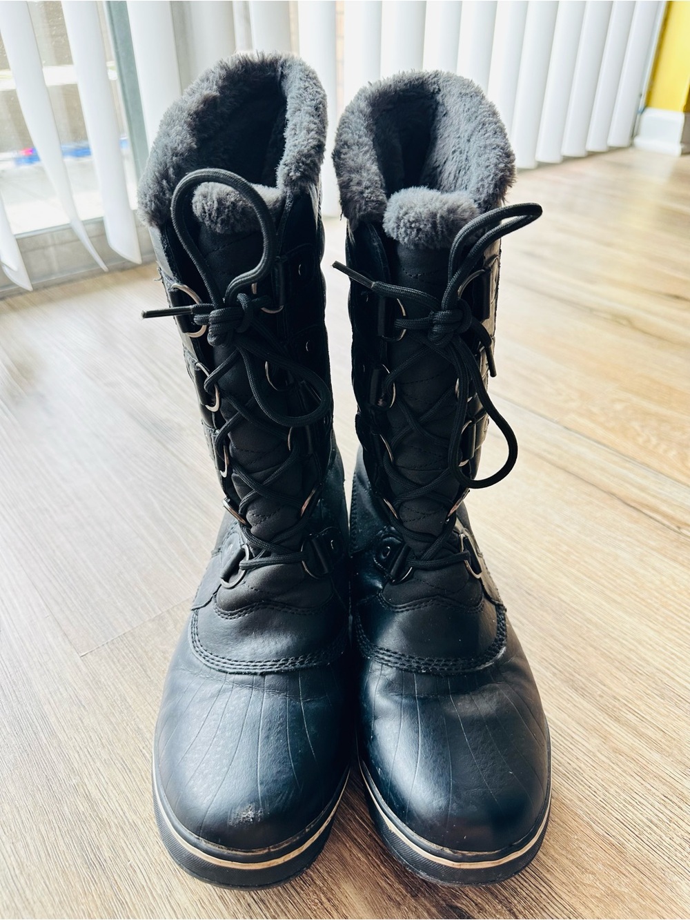 JBU by Jambu Chilly
Winter Boots with Faux Fur Lining